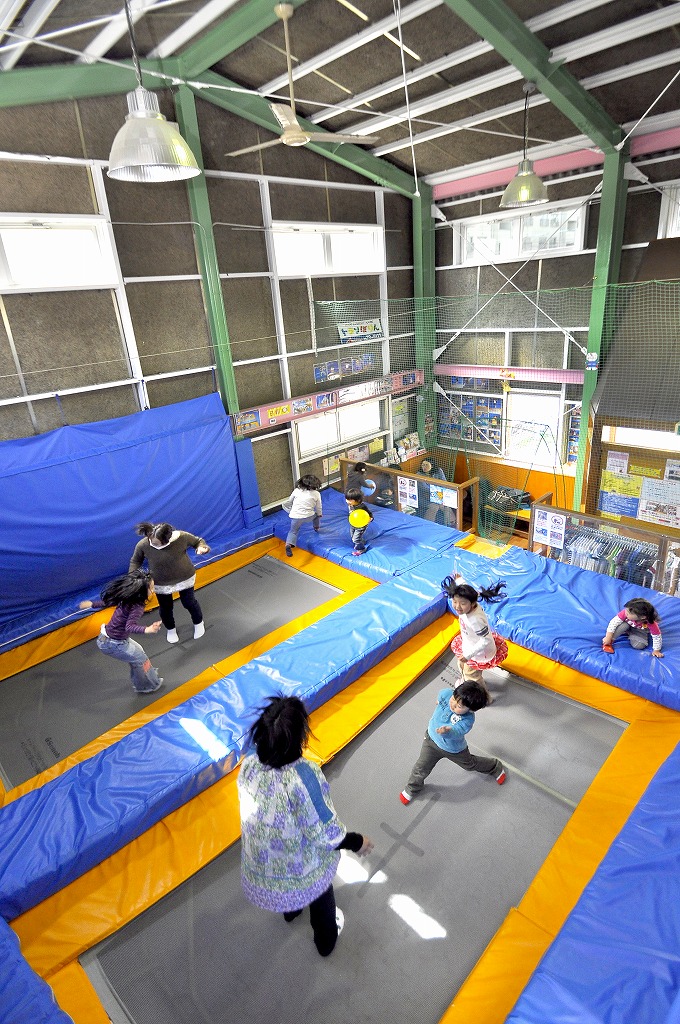 KIDS FASHION & CAFE トランぽりん